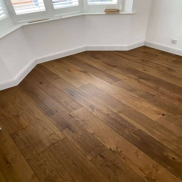 Handscraped/ distressed/ cognac stained/ Uv oiled Flooring