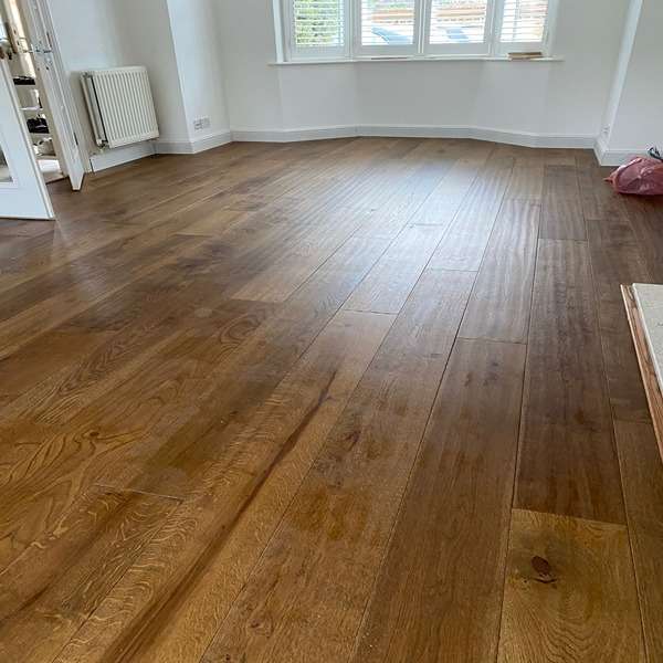 Handscraped/ distressed/ cognac stained/ Uv oiled Flooring